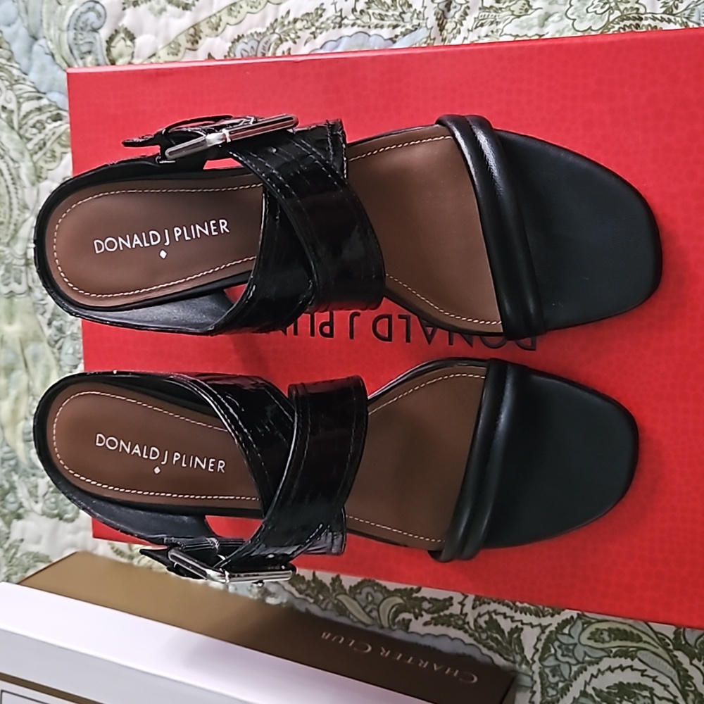 Black slides with kitten heel